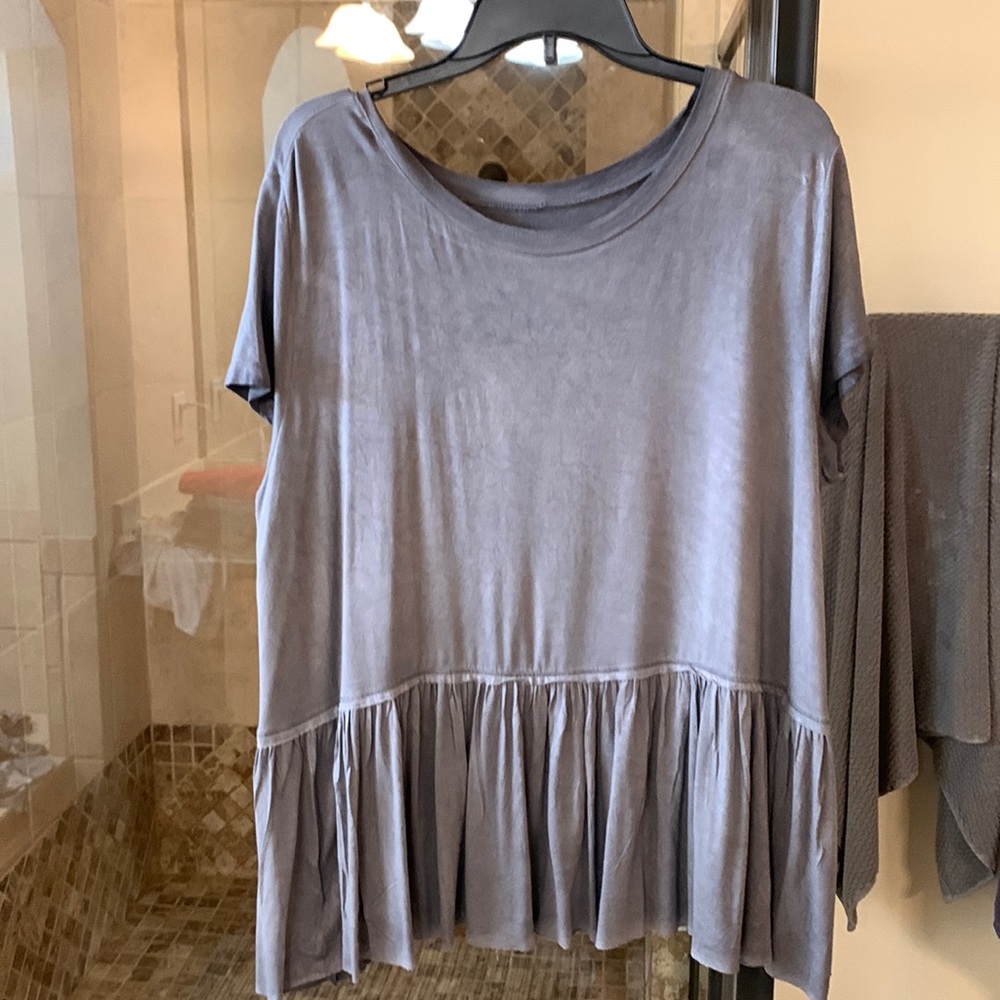 Mossimo XL women's top with waist pleats.